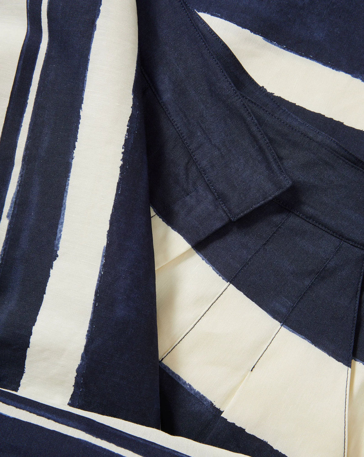Navy/Dove White