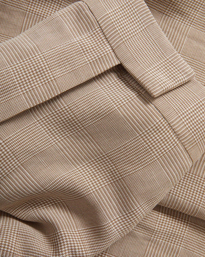 Dark Acorn/Dove White