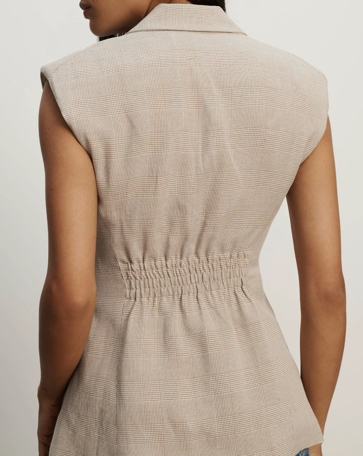 Dark Acorn/Dove White