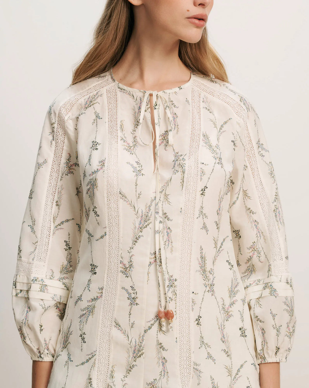 Dove White Multi