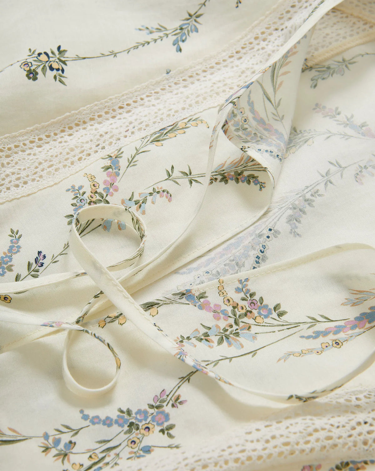 Dove White Multi