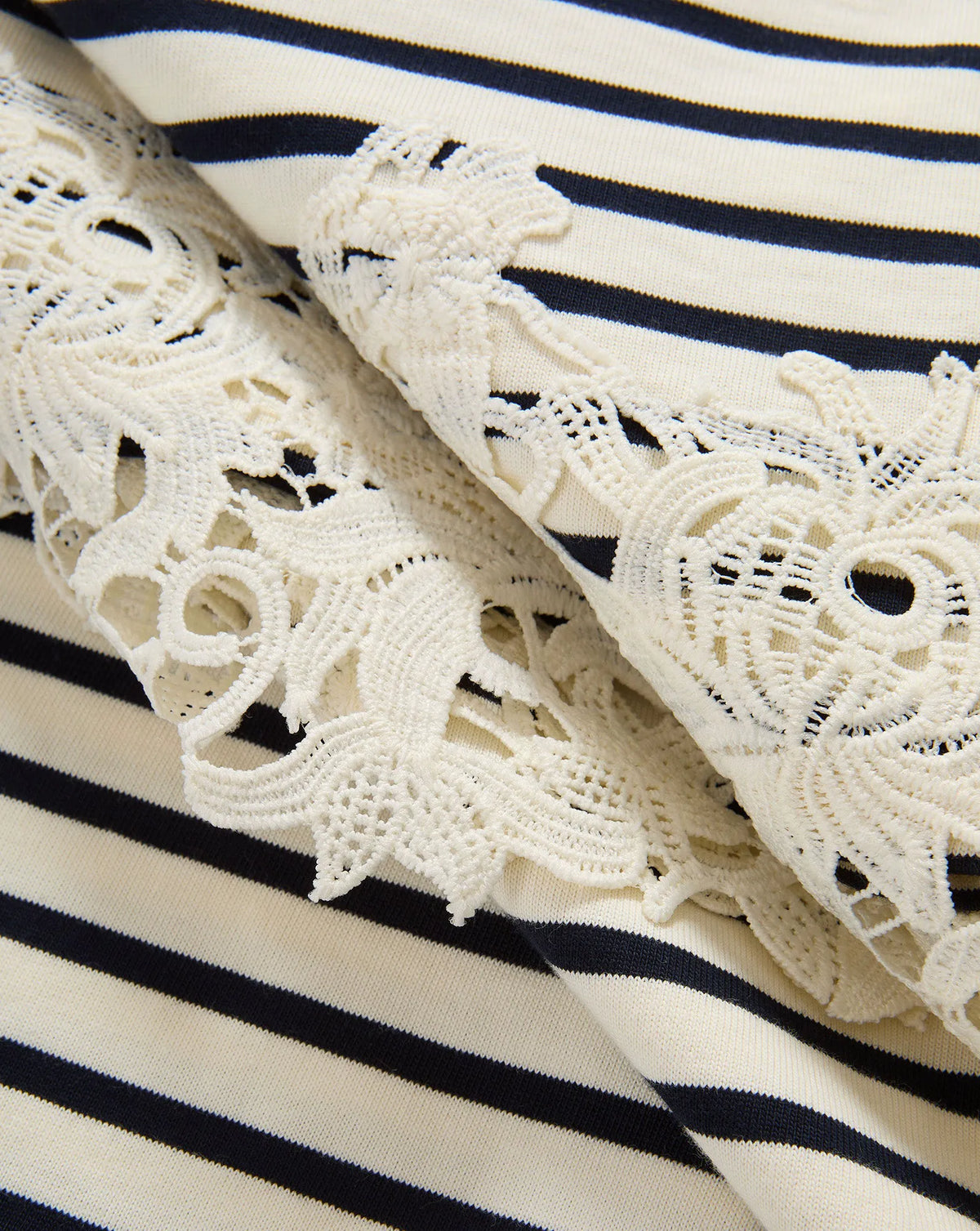 Dove White/Navy Stripe