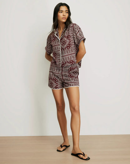 Raisin/Dove White